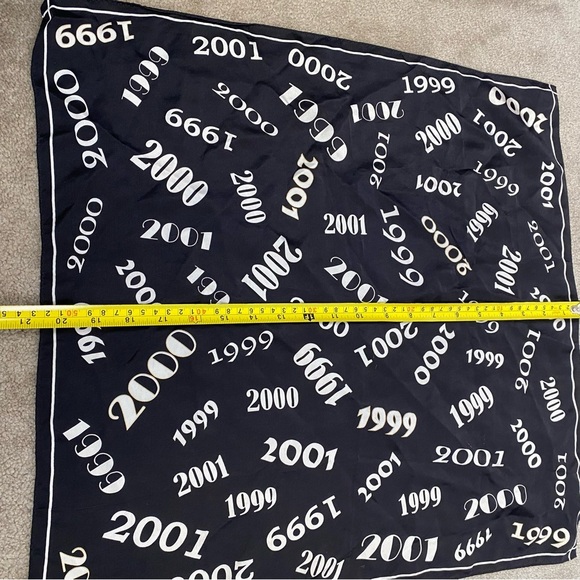 Vtg Echo 1999 2000 2001 Y2K Design Silk Scarf 21" x 21 1/2" Square Black White* - Picture 8 of 10